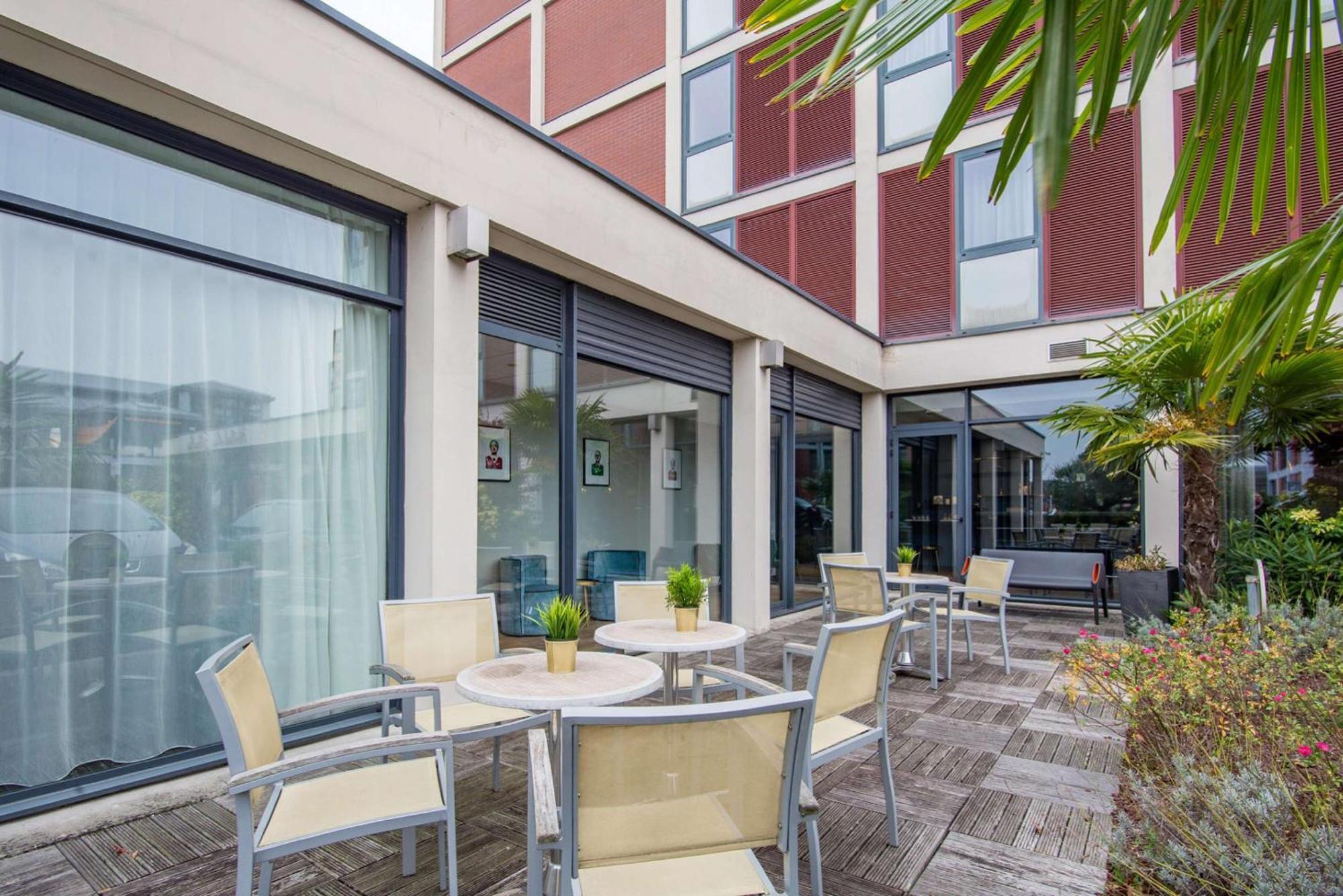 Brit Hotel Du Stade Rennes Ouest Exterior foto